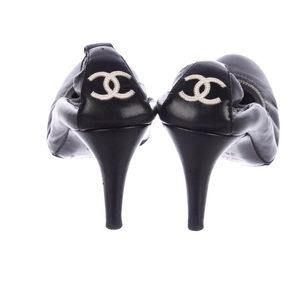 Chanel CC Leather Pumps. Need repair.